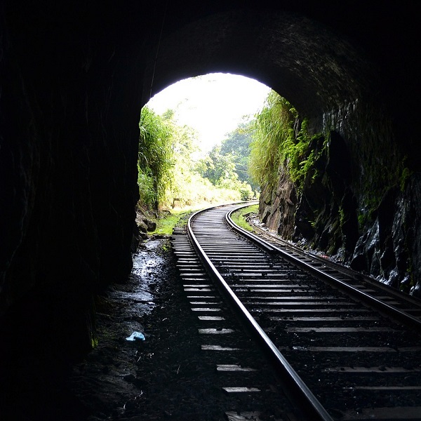  la lumière au bout du tunnel